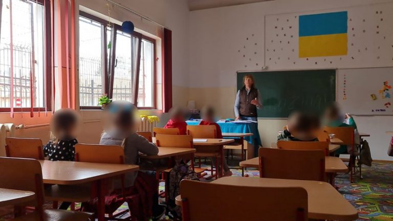 REFUGIATI AUDIENTI SCOLI