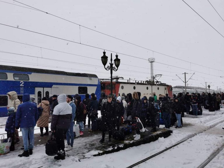 Tren-zapada-Suceava