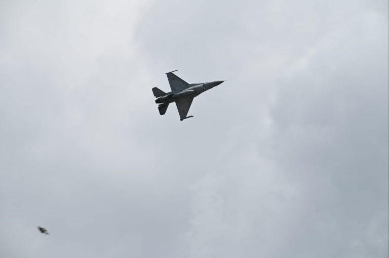 avion f 16